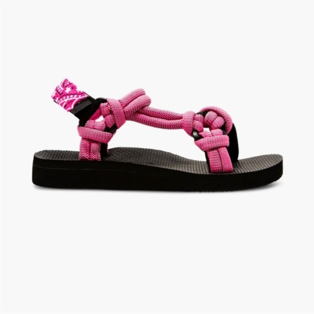 BRAND NEW Arizona Love Trekky Rope Pink Sandals, New with Tags Size 38 MSRP $140